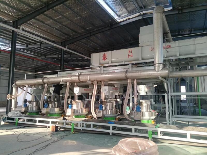 江蘇沭陽時產(chǎn)10噸木屑顆粒機生產(chǎn)線客戶現(xiàn)場 江蘇沭陽時產(chǎn)10噸木屑顆粒機生產(chǎn)線客戶現(xiàn)場